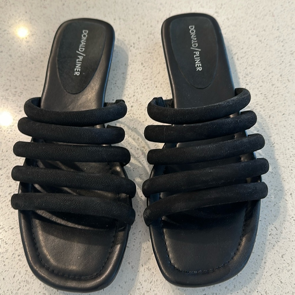 Donald Pliner black Kip 9/1/2 sandals